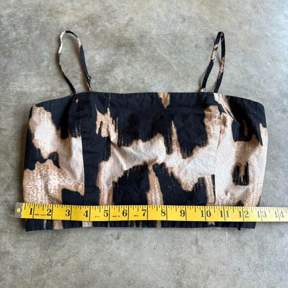 Black and tan abstract square neck crop top with adjustable straps - Picture 3 of 7